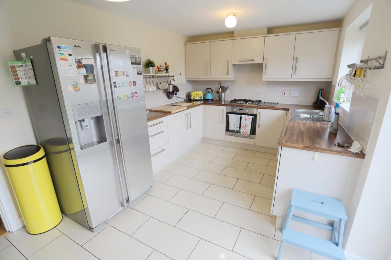 Easytravel Luxury Nec/Airport 3 Beds House Apartment Birmingham Bagian luar foto