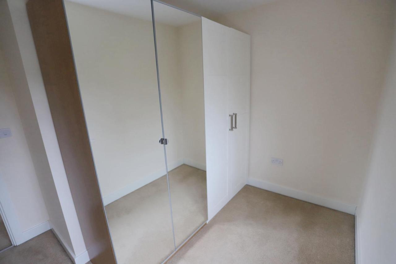 Easytravel Luxury Nec/Airport 3 Beds House Apartment Birmingham Bagian luar foto