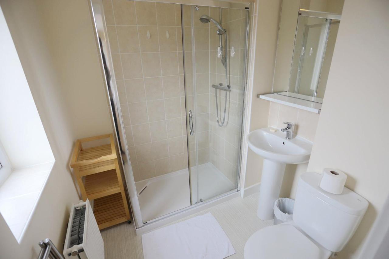 Easytravel Luxury Nec/Airport 3 Beds House Apartment Birmingham Bagian luar foto