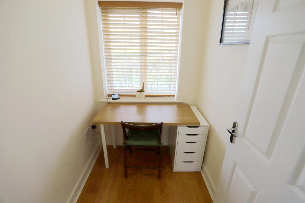 Easytravel Luxury Nec/Airport 3 Beds House Apartment Birmingham Bagian luar foto