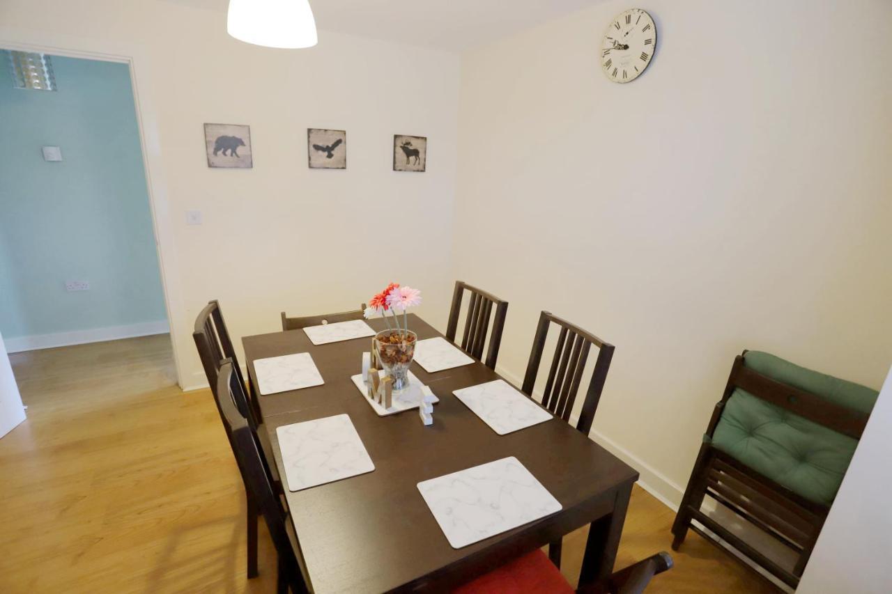 Easytravel Luxury Nec/Airport 3 Beds House Apartment Birmingham Bagian luar foto