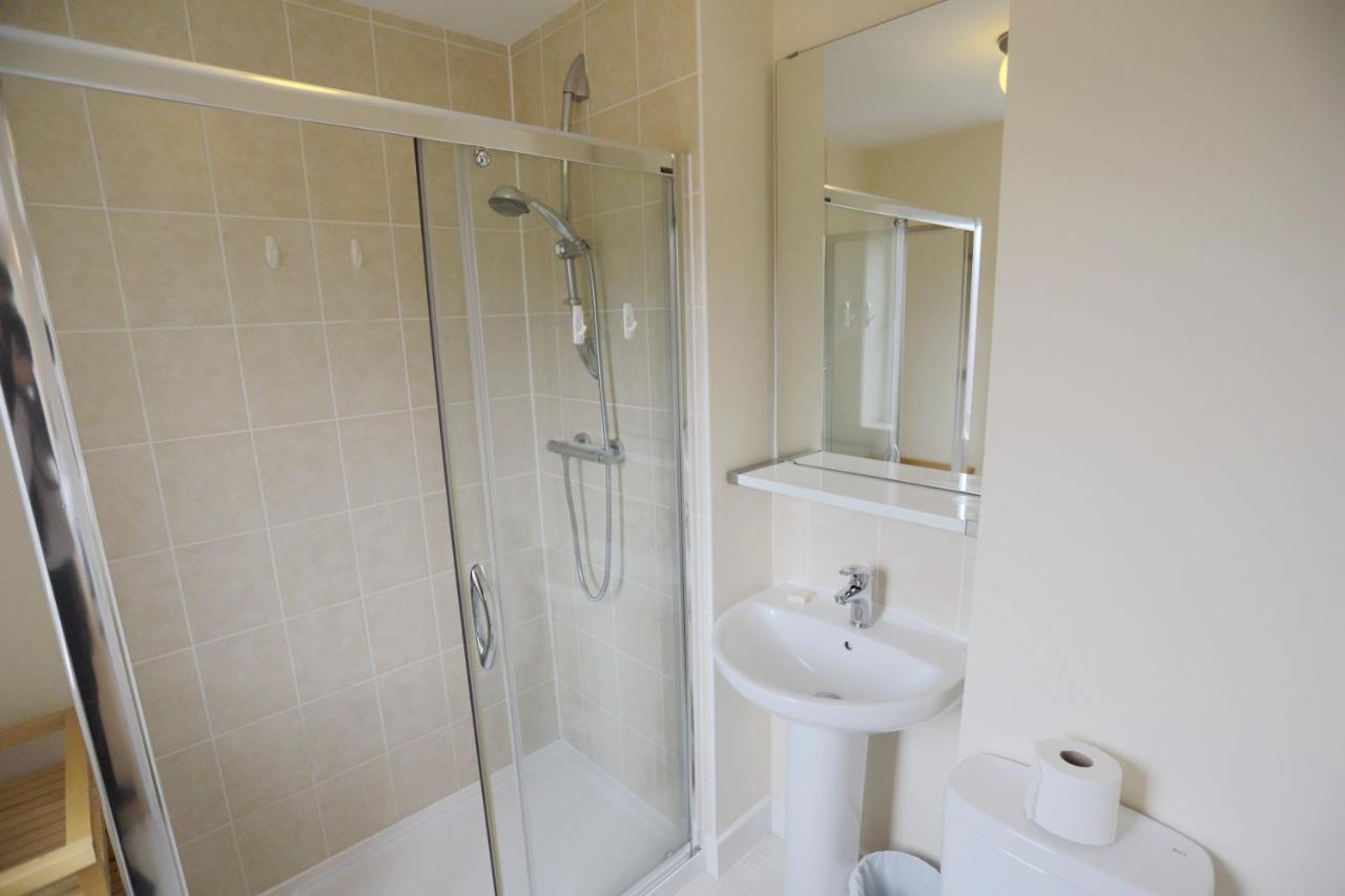 Easytravel Luxury Nec/Airport 3 Beds House Apartment Birmingham Bagian luar foto