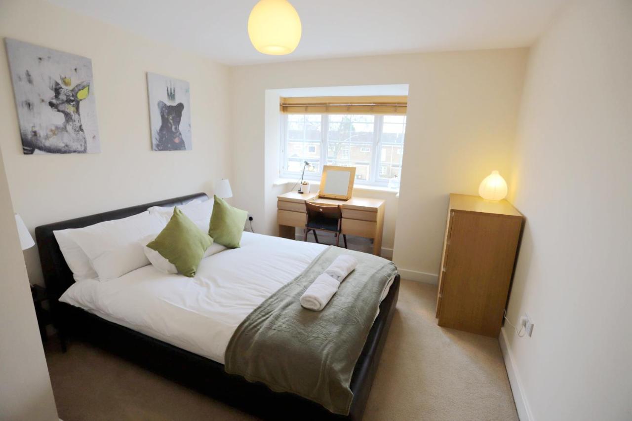 Easytravel Luxury Nec/Airport 3 Beds House Apartment Birmingham Bagian luar foto
