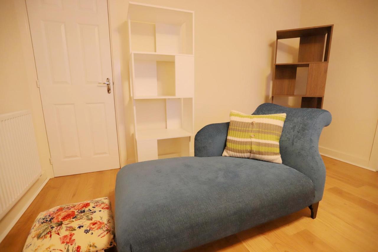 Easytravel Luxury Nec/Airport 3 Beds House Apartment Birmingham Bagian luar foto