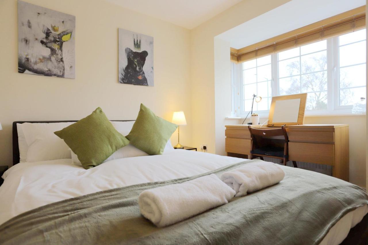 Easytravel Luxury Nec/Airport 3 Beds House Apartment Birmingham Bagian luar foto